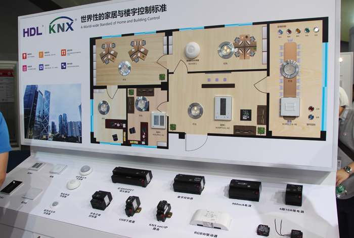 千家直擊光亞展:智能家居 安防場(chǎng)景融合-千家智能鎖